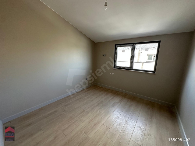 ÇEKMEKÖY ALEMDAĞ SİTE İÇERİSİNDE 5+2 SATILIK DUBLEKS DAİRE - Görsel 15
