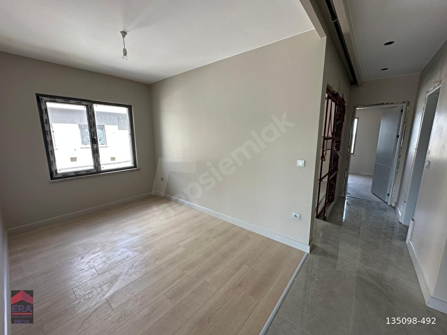 ÇEKMEKÖY ALEMDAĞ SİTE İÇERİSİNDE 5+2 SATILIK DUBLEKS DAİRE - Görsel 7