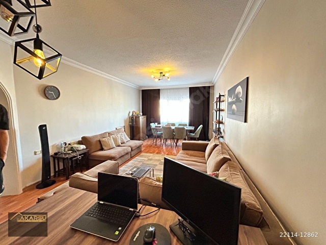 AKARSU EMLAKTAN HOŞDERE CADDESİ PARALELİ SİTE İÇERİSİNDE 2+1 VADİ MANZARALI SATILIK DAİRE