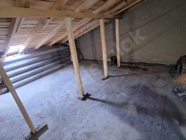 MUHTARLIK KARŞISINDA MÜSTAKİL 2 KATLI KAT MÜLKİYETLİ BAHÇELİ BİNA - Görsel 25