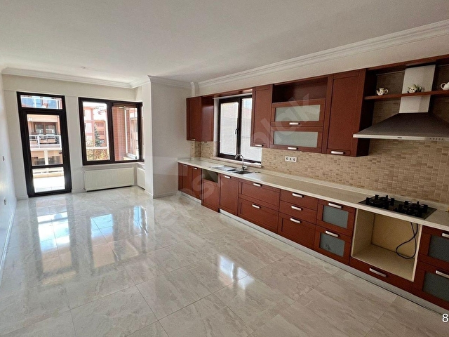 SÜMER MAHALLESİ ÜNKA EVLERİNDE ÖZEL GARAJLI  SATILIK 4+1 DAİRE - Görsel 2