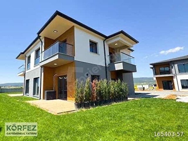 ~~KÖRFEZDEN ~~SAROS EGE KASABASINDA LÜKS İKİZ VİLLA
