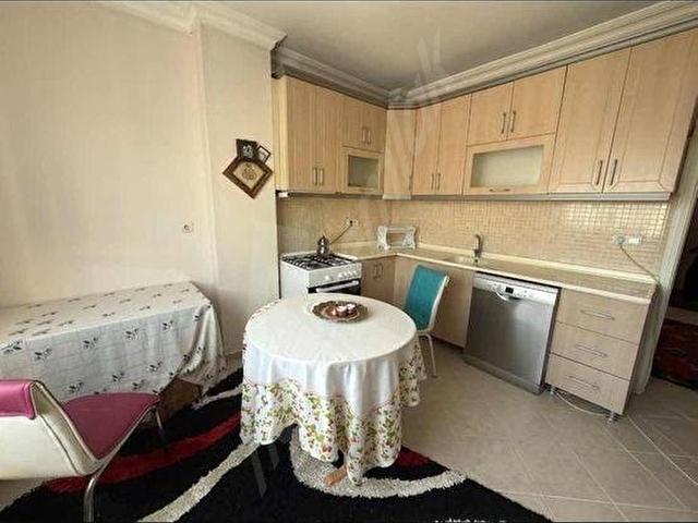 Mithatpaşa Caddesinde Geniş Kullanımlı Balkonlu Asansörlü 2+1 - Görsel 11