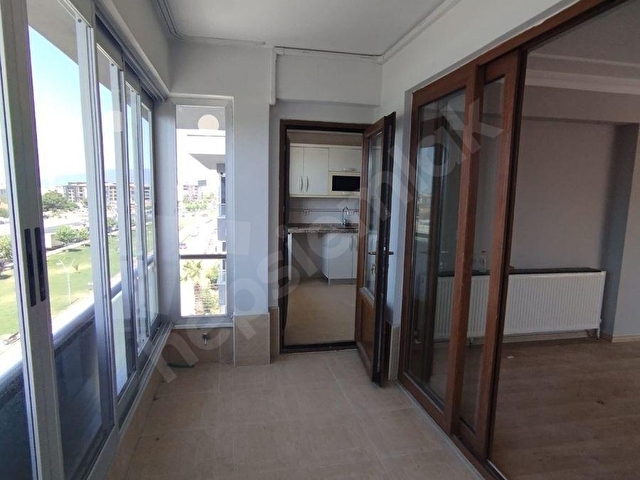 KÖRFEZ PUSULA EMLEKTAN CENNET AYAĞINDA KİRALIK 3+1 DAİRE - Görsel 2
