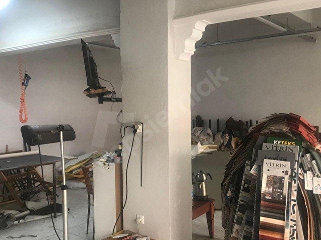 KADIRGA YOKUŞUNDA SATILIK 70 m2 GENİŞ YOL CEPHELİ DÜKKAN - Görsel 8