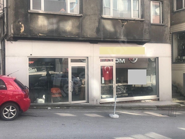 KADIRGA YOKUŞUNDA SATILIK 70 m2 GENİŞ YOL CEPHELİ DÜKKAN