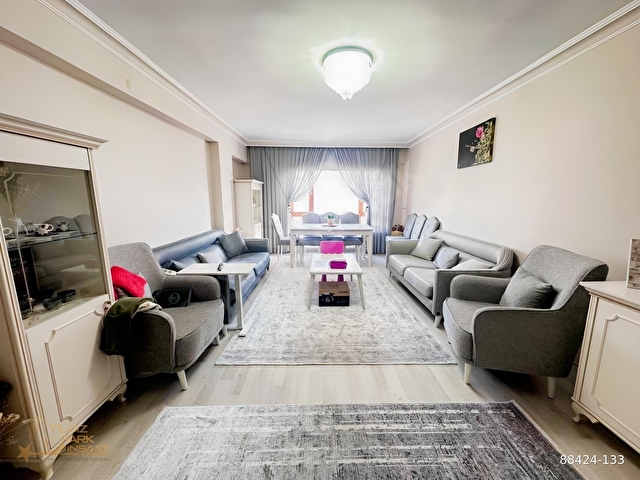 YILDIZPARKTAN GÜNEŞEVLERDE ARA KAT ASANSÖRLÜ ÖN CEPHE 3+1 KUPON