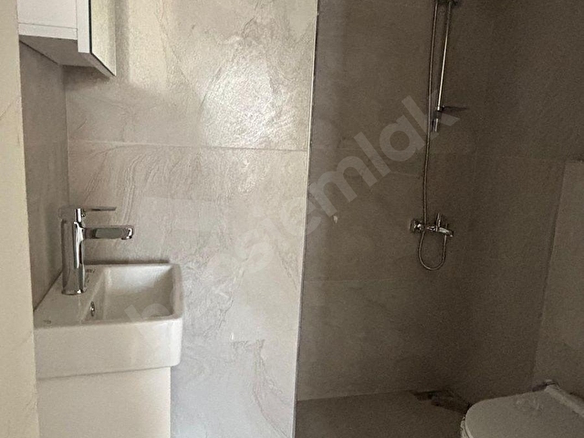 BAHÇELİEVLER KOCASİNAN CADDE ÜZERİ SIFIR 2+1 SATILIK DAİRE - Görsel 13