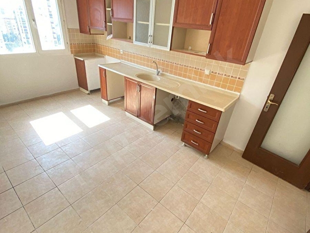 HUZUREVLERİNDE DOĞALGAZLI CEPHELERİ AÇIK 4+1 KİRALIK DAİRE - Görsel 3