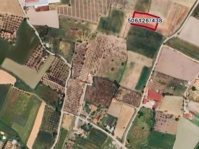 FOÇA BAĞARASINDA HACIVELİ MAHALLESİNDE 135 M2LİK PARSEL