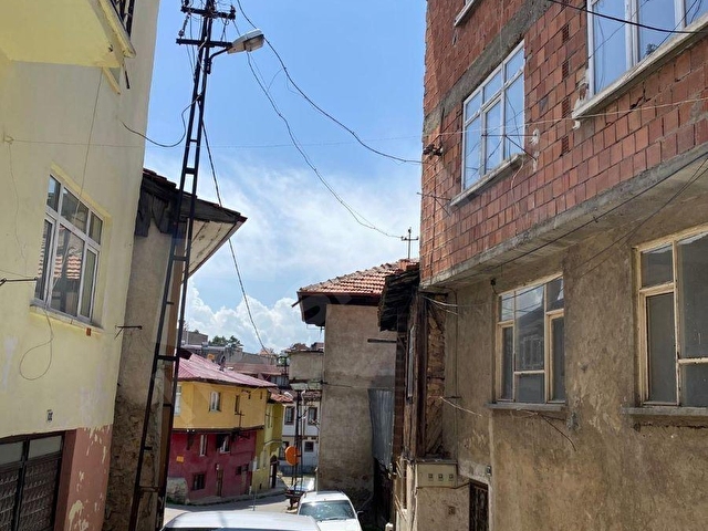 MAVİ EMLAKTAN!!! KASTAMONU SATILIK 3 KATLI BİNA VE BAHÇE