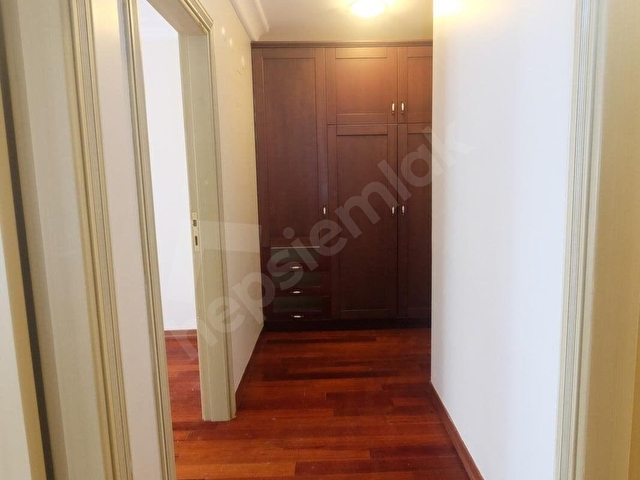 ÜMİTKÖY MERKEZDE BULVAR APT.180 M2 GENİŞ 4+1 KİRALIK DAİRE - Görsel 16