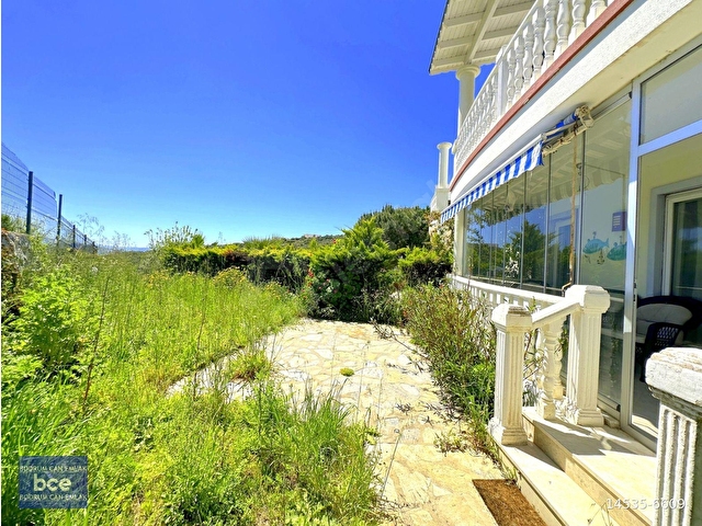 KUMSAL PLAJLARA YAKIN MERKEZİ REZİDANS KONSEPTLİ SİTEDE 400m2 BAHÇELİ KÖŞE KONUMLU DAİRE - Görsel 14