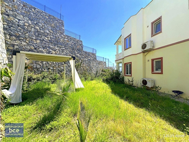KUMSAL PLAJLARA YAKIN MERKEZİ REZİDANS KONSEPTLİ SİTEDE 400m2 BAHÇELİ KÖŞE KONUMLU DAİRE - Görsel 10