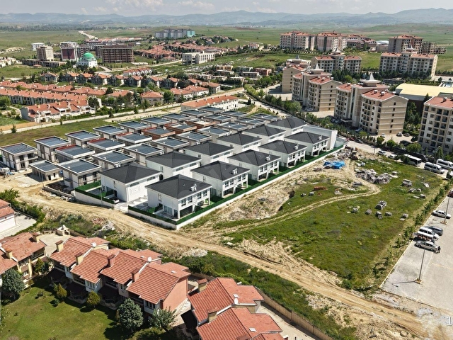 HEM YATIRIMLIK HEM LÜKS: ÖZEL ISITMALI HAVUZLU TERMAL VİLLA ! - Görsel 6