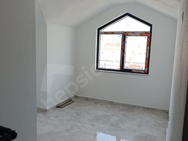 SÖNMEZ EMLKATAN 600 evlerde 4+1 125 m2 dubleks daire - Görsel 12