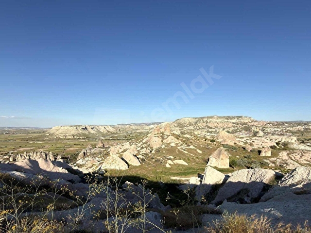 GÖREME CEZAİR MEVKİSİNDE 2.400 M2 SATILIK YOL ÜSTÜ BAĞ - Görsel 7