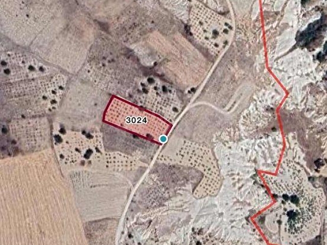 GÖREME CEZAİR MEVKİSİNDE 2.400 M2 SATILIK YOL ÜSTÜ BAĞ - Görsel 9