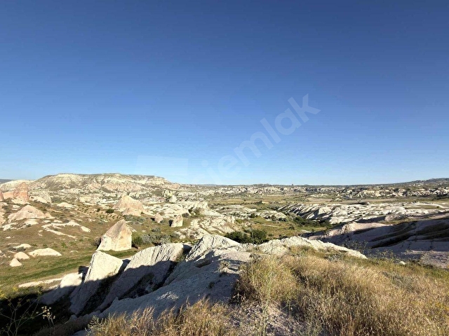 GÖREME CEZAİR MEVKİSİNDE 2.400 M2 SATILIK YOL ÜSTÜ BAĞ - Görsel 6