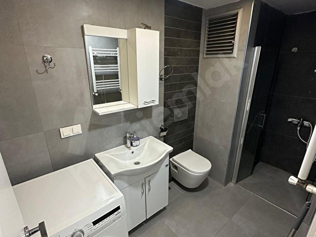 FAMİLYDEN VARLIK TOWER REZİDANSTA 1+1 KİRALIK LÜX EŞYALI DAİRE - Görsel 18