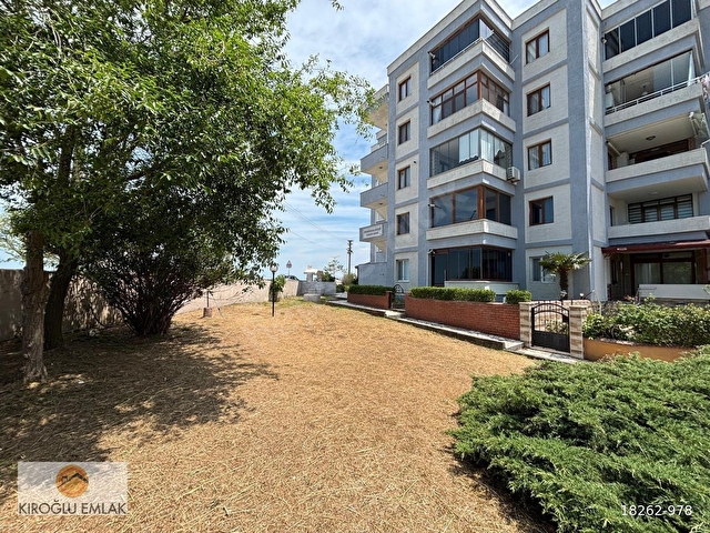 Denize Sıfır Konumda Eşsiz Manzaralı 2+1 Satılık Daire!! - Görsel 2