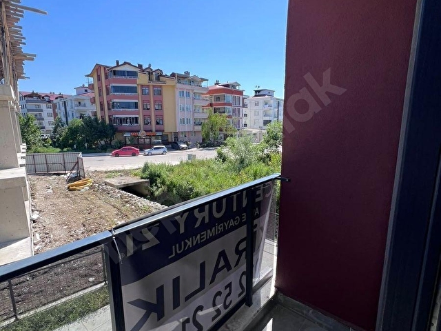 CENTURY 21  DEN DENİZE YÜRÜME MESAFESİNDE 1+1 KİRALIK DAİRE !