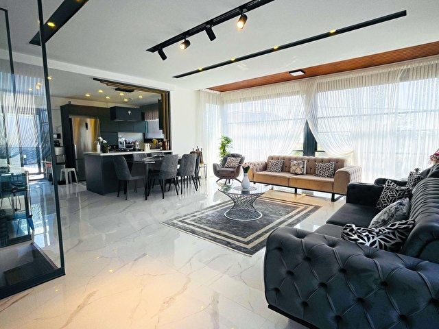 Kuşadasında Ful Eşyalı Deniz Manzaralı Özel Havuzlu Villa - Görsel 23