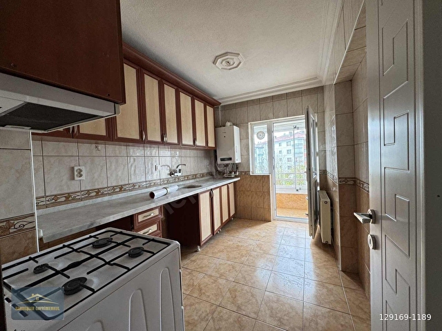 KARDEŞLERDEN 3+1 ARA KAT KÖŞE BAŞINDA MASRAFSIZ SATILIK - Görsel 3