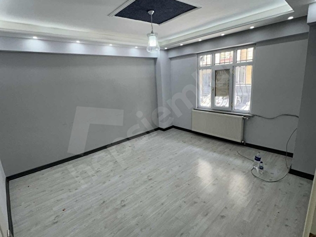 Esenyurtda kiralık 1+1 yüksek giriş daire