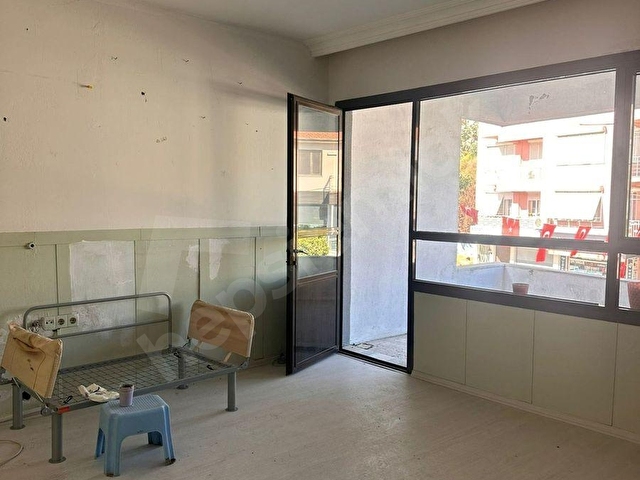 Urla Merkezde geniş 2+1 tadilatlı ve oturmaya hazır - Görsel 11