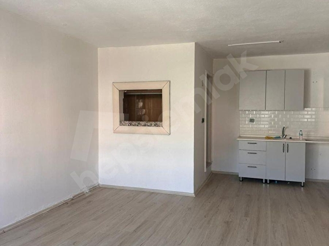 Urla Merkezde geniş 2+1 tadilatlı ve oturmaya hazır - Görsel 15