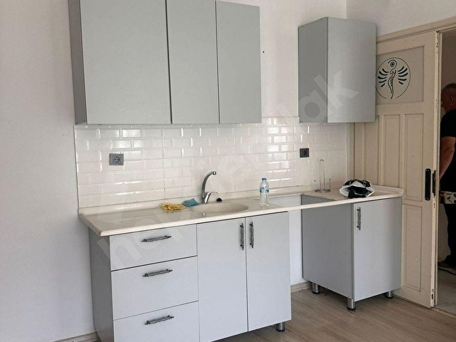 Urla Merkezde geniş 2+1 tadilatlı ve oturmaya hazır - Görsel 10