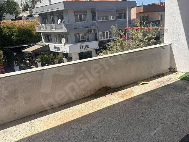 Urla Merkezde geniş 2+1 tadilatlı ve oturmaya hazır - Görsel 3