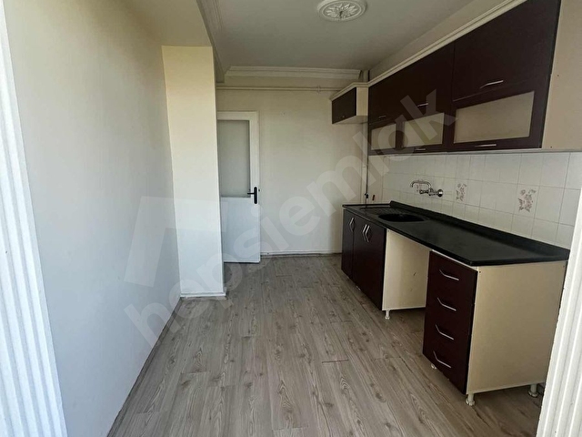 KAÇMAZ EMLAK YENİŞEHİR MERKEZDE ÖNÜ AÇIK 3+1 GENİŞ DAİRE .. - Görsel 6