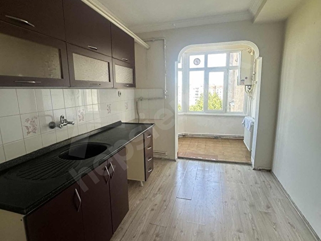 KAÇMAZ EMLAK YENİŞEHİR MERKEZDE ÖNÜ AÇIK 3+1 GENİŞ DAİRE .. - Görsel 5