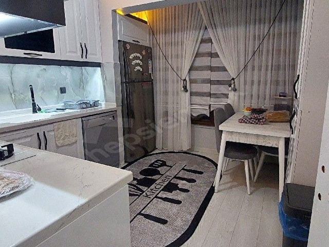 KEÇİÖREN AKTEPE 3+1 EBEVEYİN BANYOLU CADDEYE YAKIN FUL YAPILI DAİRE