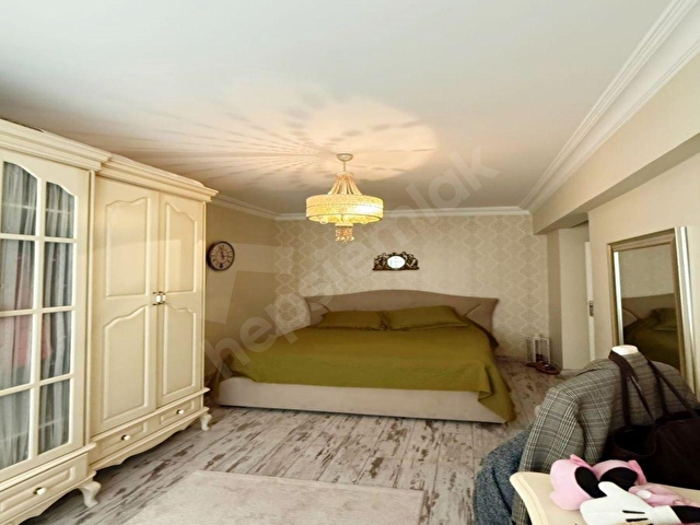 METROBÜSÜN DİBİNDE AİLE APARTMANINDA SATILIK EFSANE 3+1 ARAKAT FIRSAT DAİRE - Görsel 23