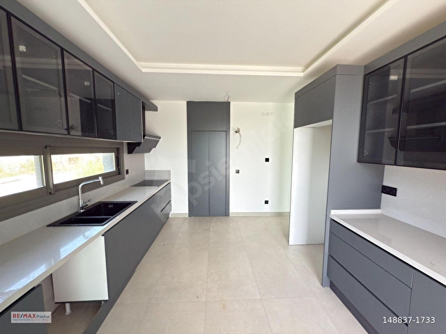 KUŞADASINDA SATILIK 5+2 FULL DENIZ MANZARALI VILLA - Görsel 16