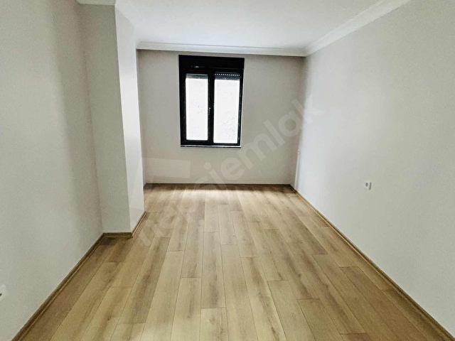 ORJİN EMLAKTAN KİRALIK EBEVEYN BANYOLU SIFIR LÜKS ARAKAT DAİRE - Görsel 27