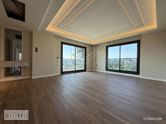 Mimar Sinanda, bahçeli, havuzlu, asansörlü 5+2 sıfır villa - Görsel 23
