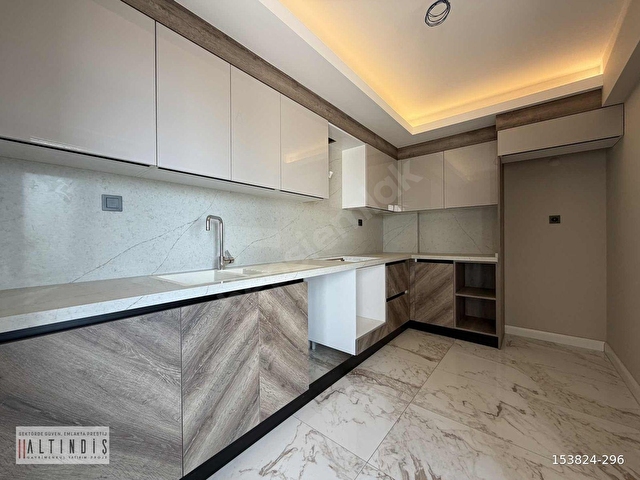 Mimar Sinanda, bahçeli, havuzlu, asansörlü 5+2 sıfır villa - Görsel 30