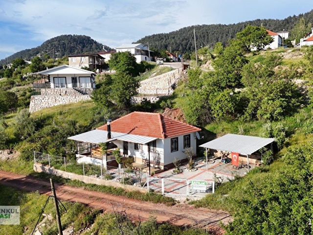 ANTALYA SÖĞÜT CUMASI YAYLASINDA MÜSTAKİL EV (YAPI KAYIT BELGELİ)