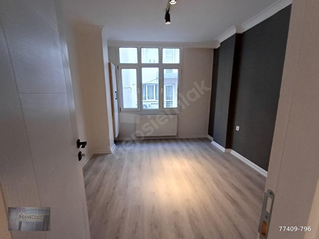 GÜZELYALIDA SAĞLIKOAĞI SOKAĞINDA LÜKS ARA KAT SATILIK DAİRE - Görsel 14