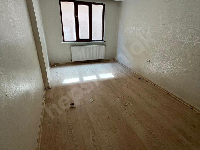 GRV EMLAKTAN 75. YIL MAHALLESİNDE SATILIK 2.KAT 95 M2 2+1 DAİRE - Görsel 7
