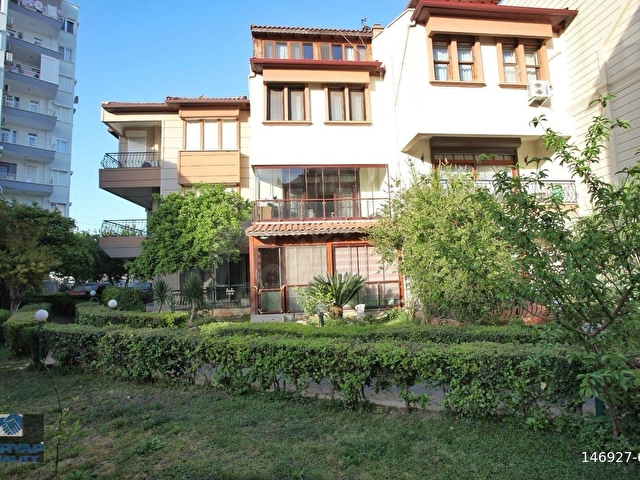 Antalya Lara Güzeloba da Nezih Sitede Satılık 5+2 Villa - Görsel 24