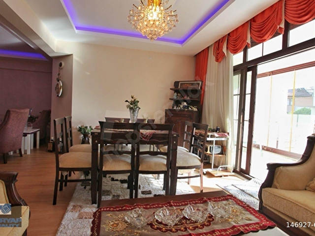 Antalya Lara Güzeloba da Nezih Sitede Satılık 5+2 Villa - Görsel 9