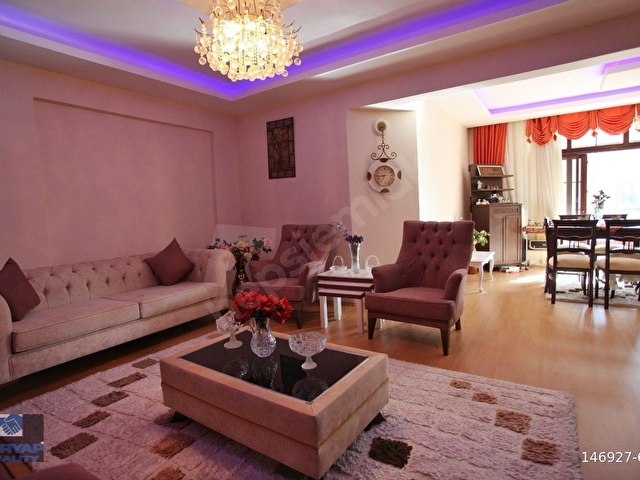 Antalya Lara Güzeloba da Nezih Sitede Satılık 5+2 Villa - Görsel 2