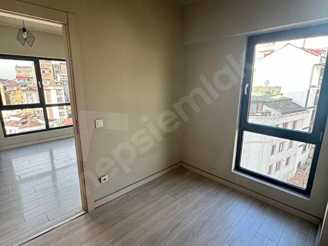 Nef 04 Kağıthanede Kiralık 1+1 Yüksek Kat Köşe Şık Daire - Görsel 16
