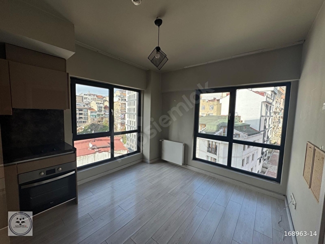 Nef 04 Kağıthanede Kiralık 1+1 Yüksek Kat Köşe Şık Daire - Görsel 3