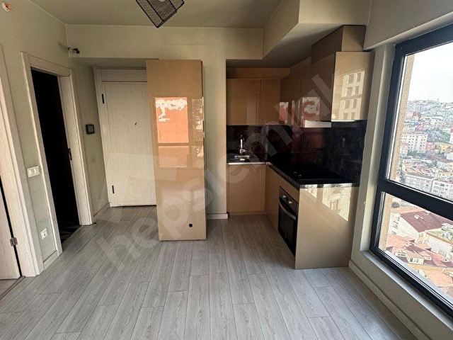 Nef 04 Kağıthanede Kiralık 1+1 Yüksek Kat Köşe Şık Daire - Görsel 7